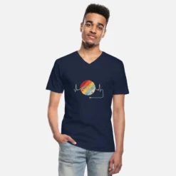 Gildan 'Herzschlag Für Elektroauto Retro Elektromobilität' Männer-T-Shirt Mit V-Ausschnitt | Spreadshirt