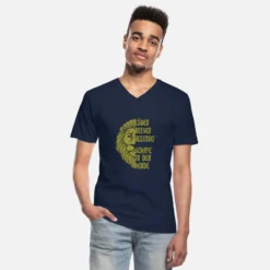 RUSS Geschaft 17 Gildan 'Löwen Reisen Alleine !' Männer-T-Shirt Mit V-Ausschnitt | Spreadshirt